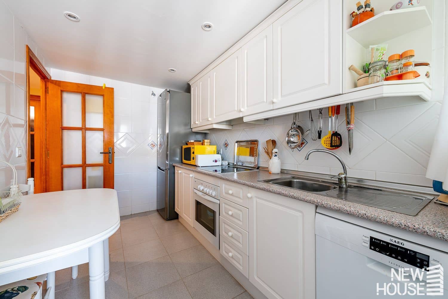 3 bedroom Apartment for sale in Playa de San Juan with pool garage - € 540,000 (Ref: 9772721)