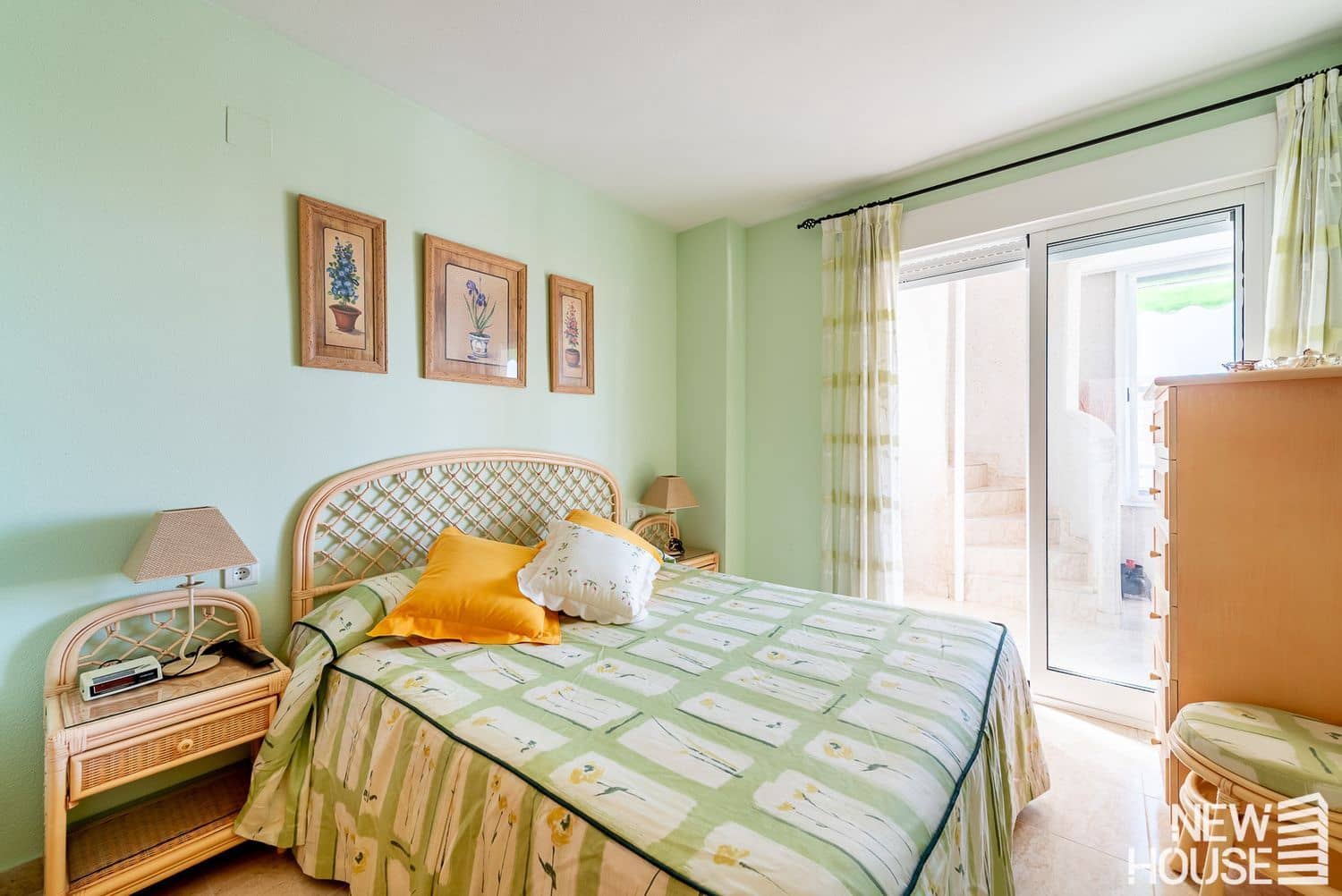 3 bedroom Apartment for sale in Playa de San Juan with pool garage - € 540,000 (Ref: 9772721)