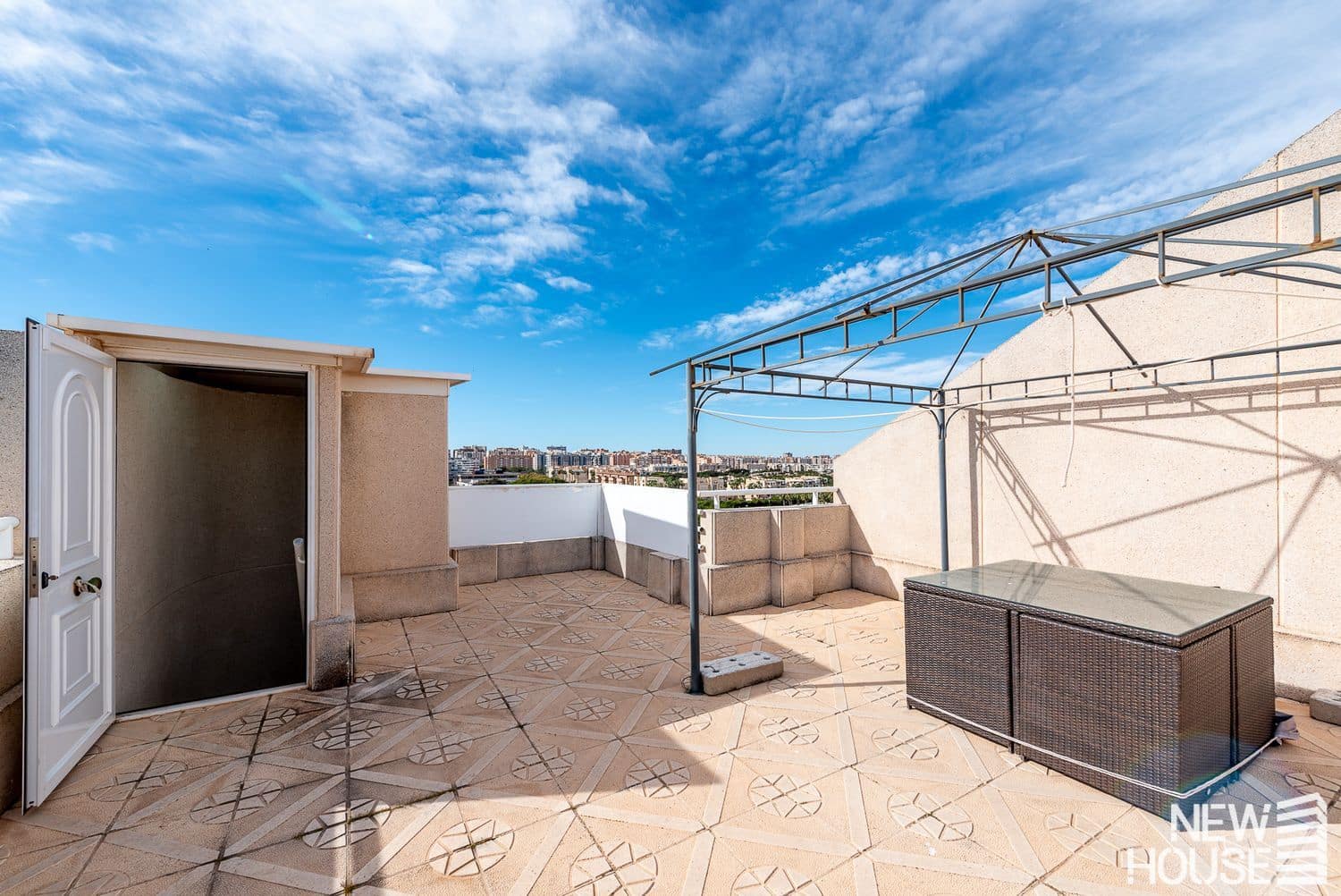 3 bedroom Apartment for sale in Playa de San Juan with pool garage - € 540,000 (Ref: 9772721)