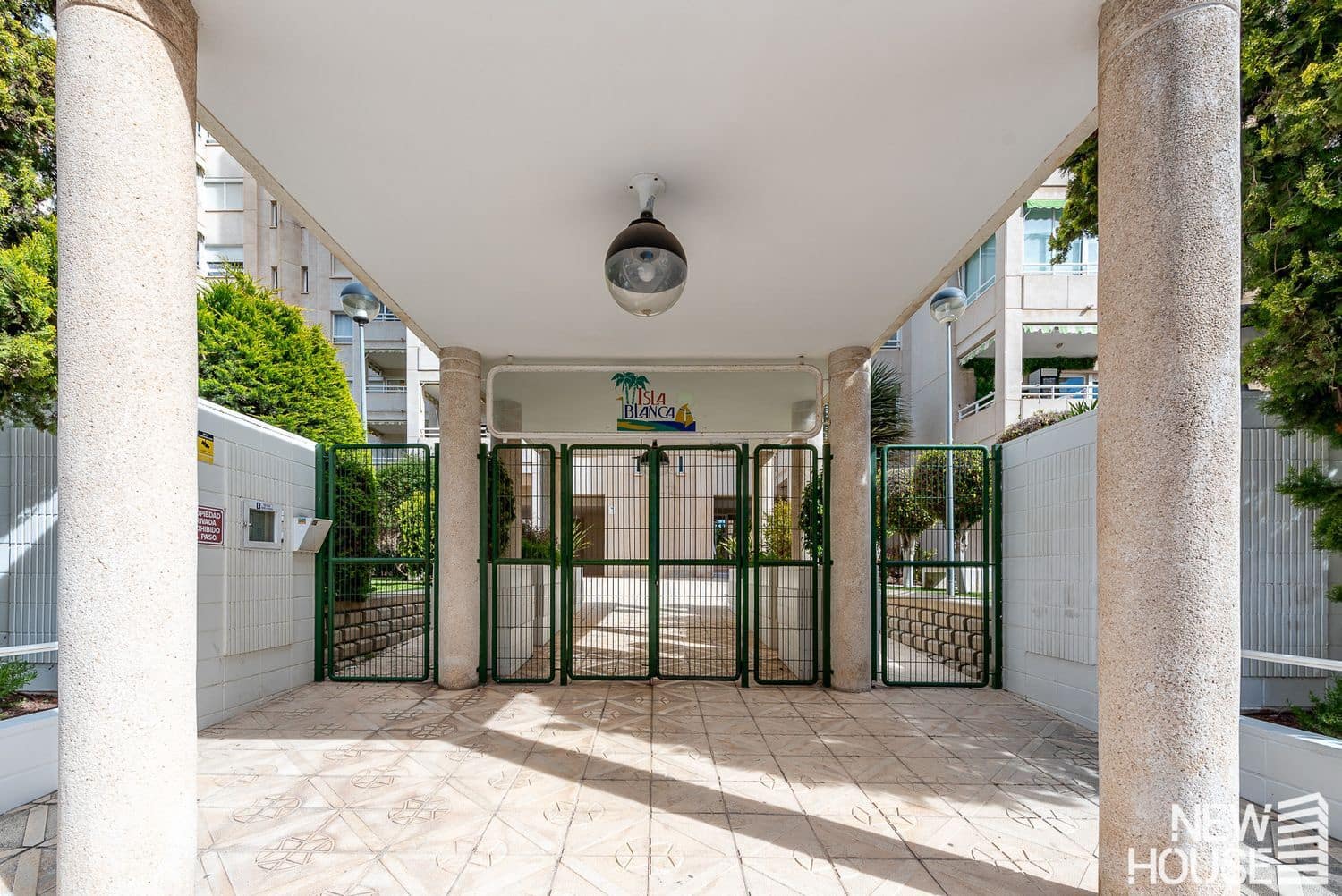 3 bedroom Apartment for sale in Playa de San Juan with pool garage - € 540,000 (Ref: 9772721)