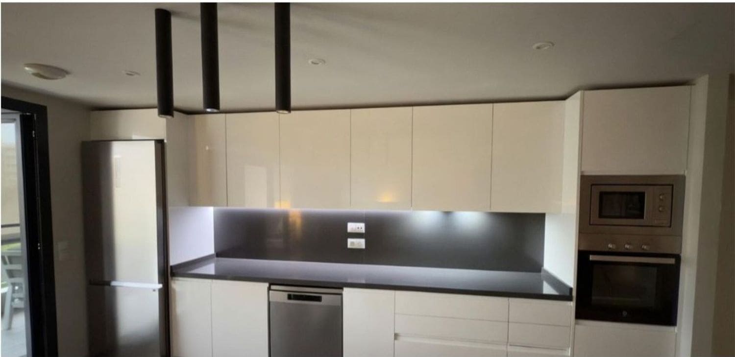 2 slaapkamer Appartement te koop in Playa San Juan met zwembad garage - € 475.500 (Ref: 9772722)