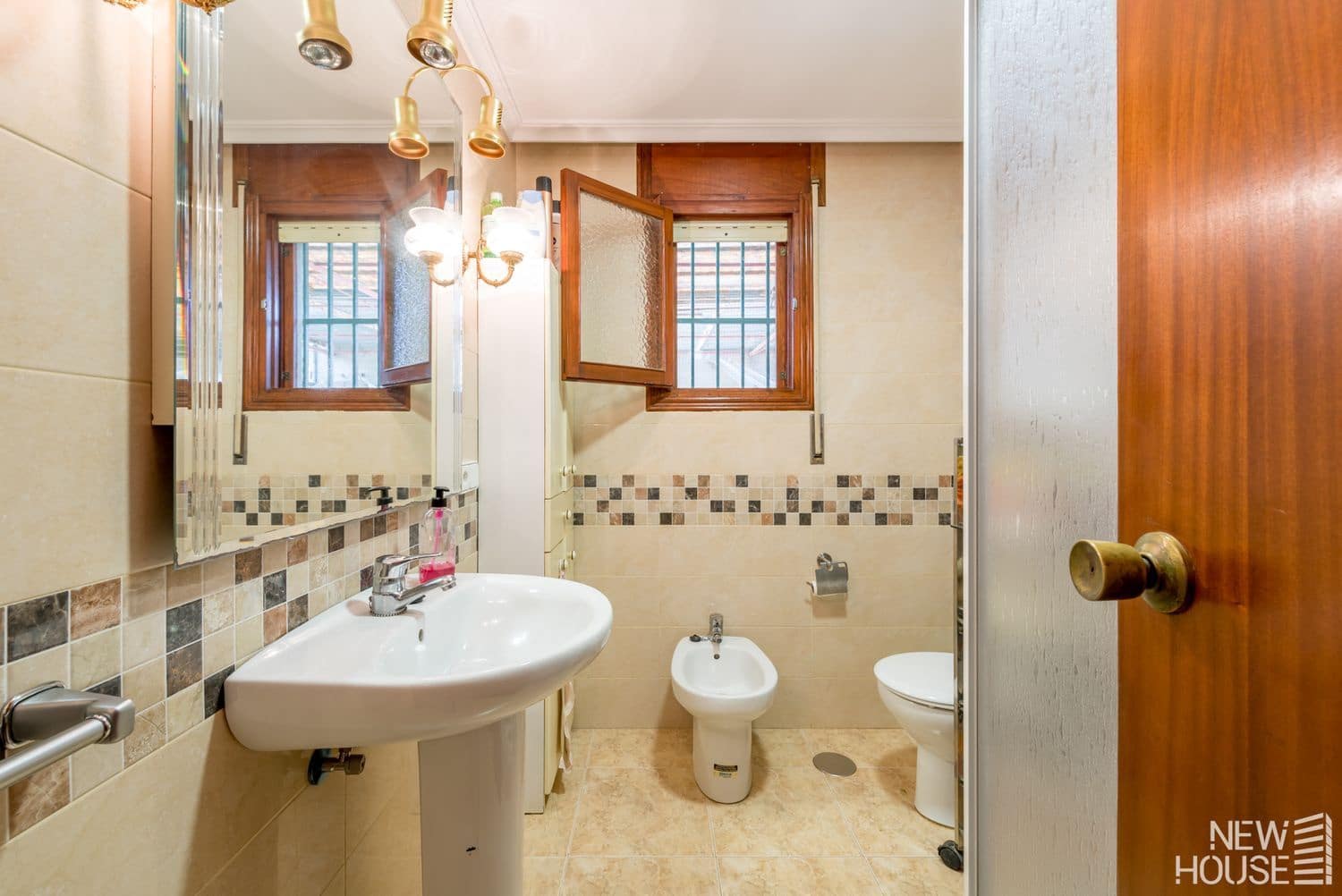 6 bedroom Villa for sale in San Juan de Alicante / Sant Joan d'Alacant with garage - € 520,000 (Ref: 9772724)