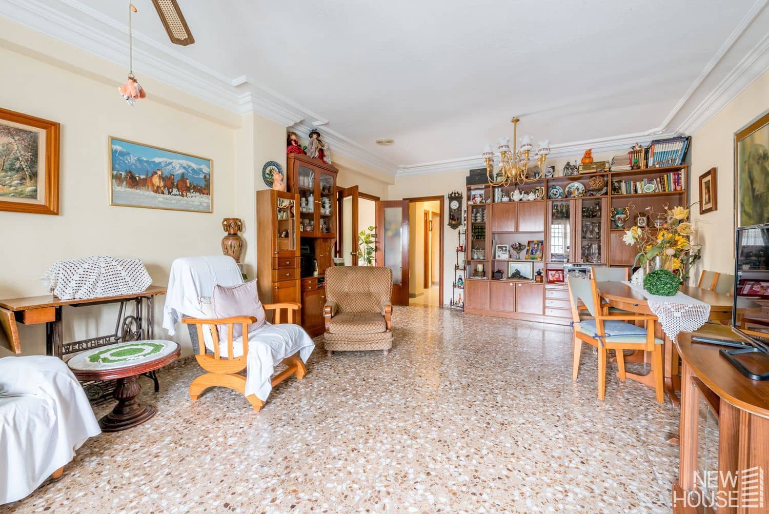 6 bedroom Villa for sale in San Juan de Alicante / Sant Joan d'Alacant with garage - € 520,000 (Ref: 9772724)