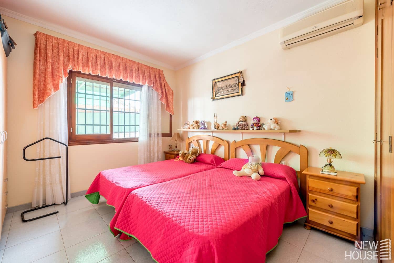 6 bedroom Villa for sale in San Juan de Alicante / Sant Joan d'Alacant with garage - € 520,000 (Ref: 9772724)