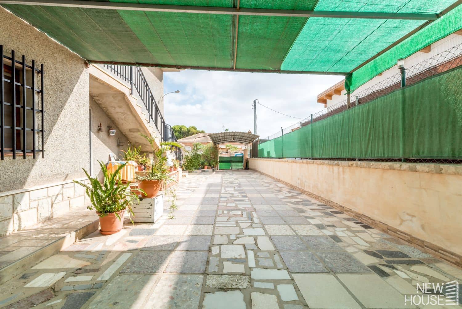 6 bedroom Villa for sale in San Juan de Alicante / Sant Joan d'Alacant with garage - € 520,000 (Ref: 9772724)