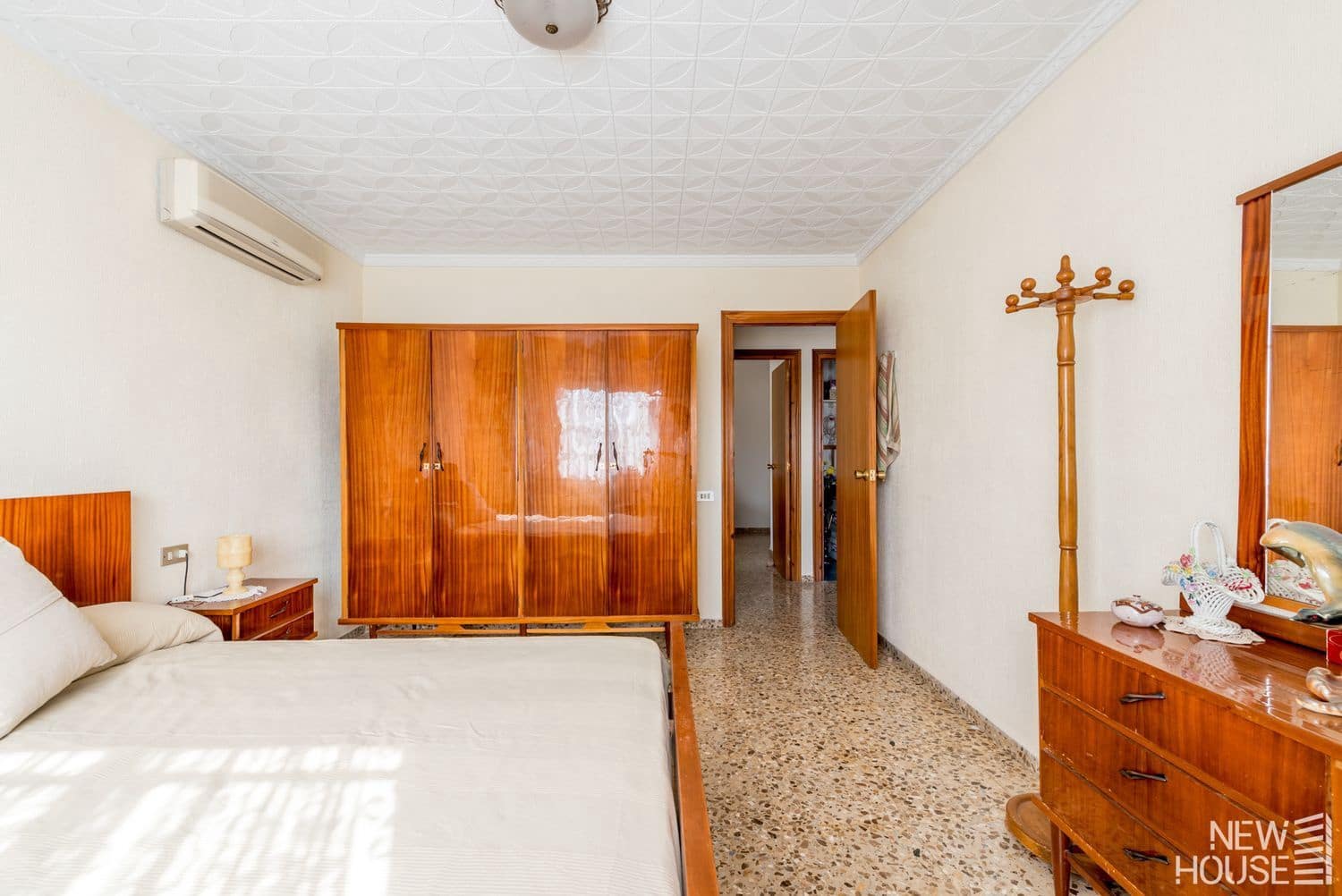 6 bedroom Villa for sale in San Juan de Alicante / Sant Joan d'Alacant with garage - € 520,000 (Ref: 9772724)