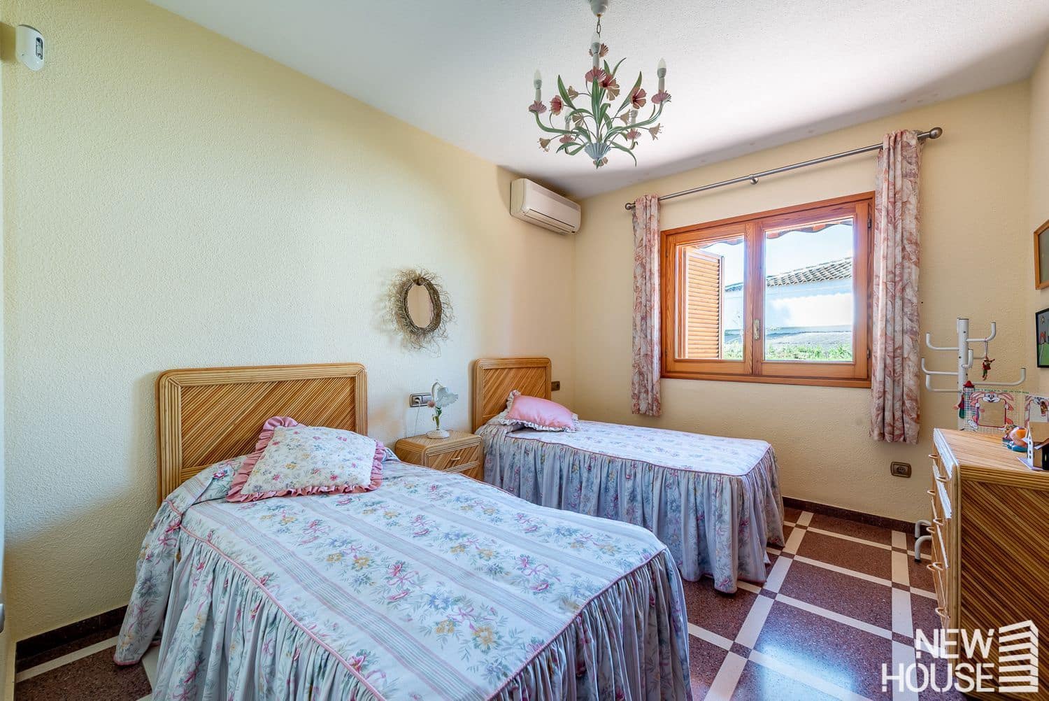 4 soveværelse Villa til salg i Muchamiel / Mutxamel med swimmingpool garage - € 890.000 (Ref: 9772725)