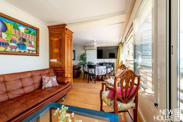 3 soveværelse Lejlighed til salg i Albufereta, Alicante by med garage - € 550.000 (Ref: 9784886)