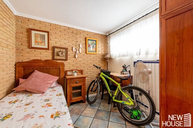 3 soveværelse Lejlighed til salg i Albufereta, Alicante by med garage - € 550.000 (Ref: 9784886)