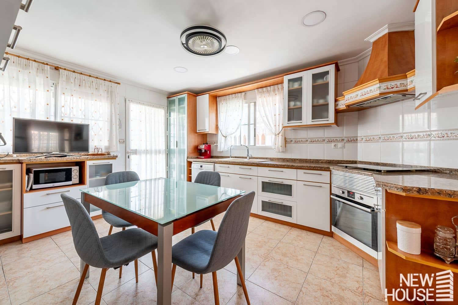 6 chambre Villa/Maison à vendre à Alicante ville avec piscine garage - 895 000 € (Ref: 9788088)