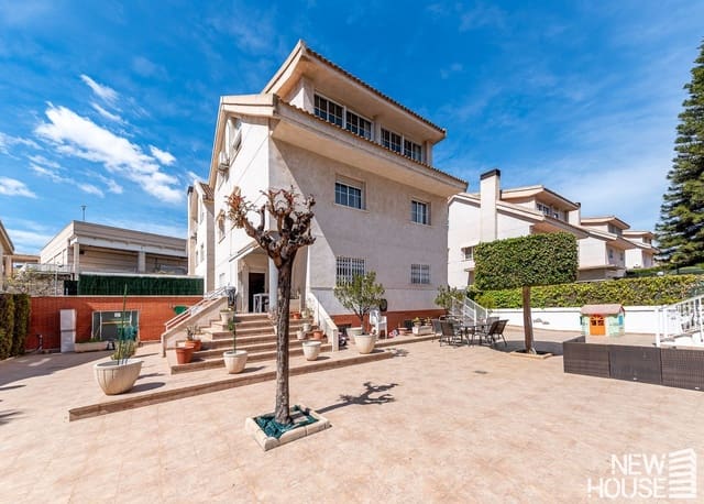 6 chambre Villa/Maison à vendre à Vistahermosa, Alicante ville avec piscine garage - 895 000 € (Ref: 9788088)