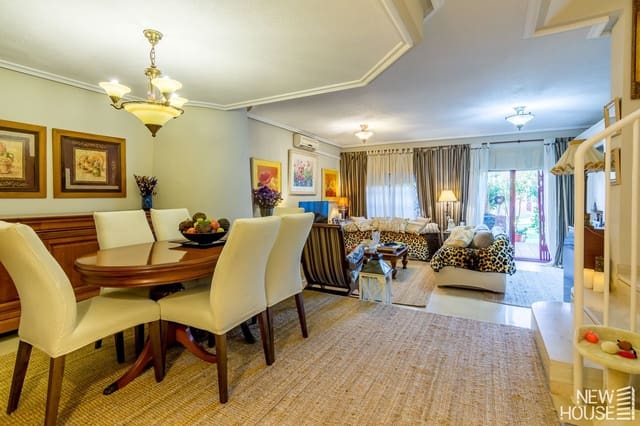 5 soverom Hus til salgs i Cabo de las Huertas, Alicante by med svømmebasseng garasje - € 836 000 (Ref: 9804097)