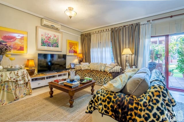 5 soverom Hus til salgs i Cabo de las Huertas, Alicante by med svømmebasseng garasje - € 836 000 (Ref: 9804097)