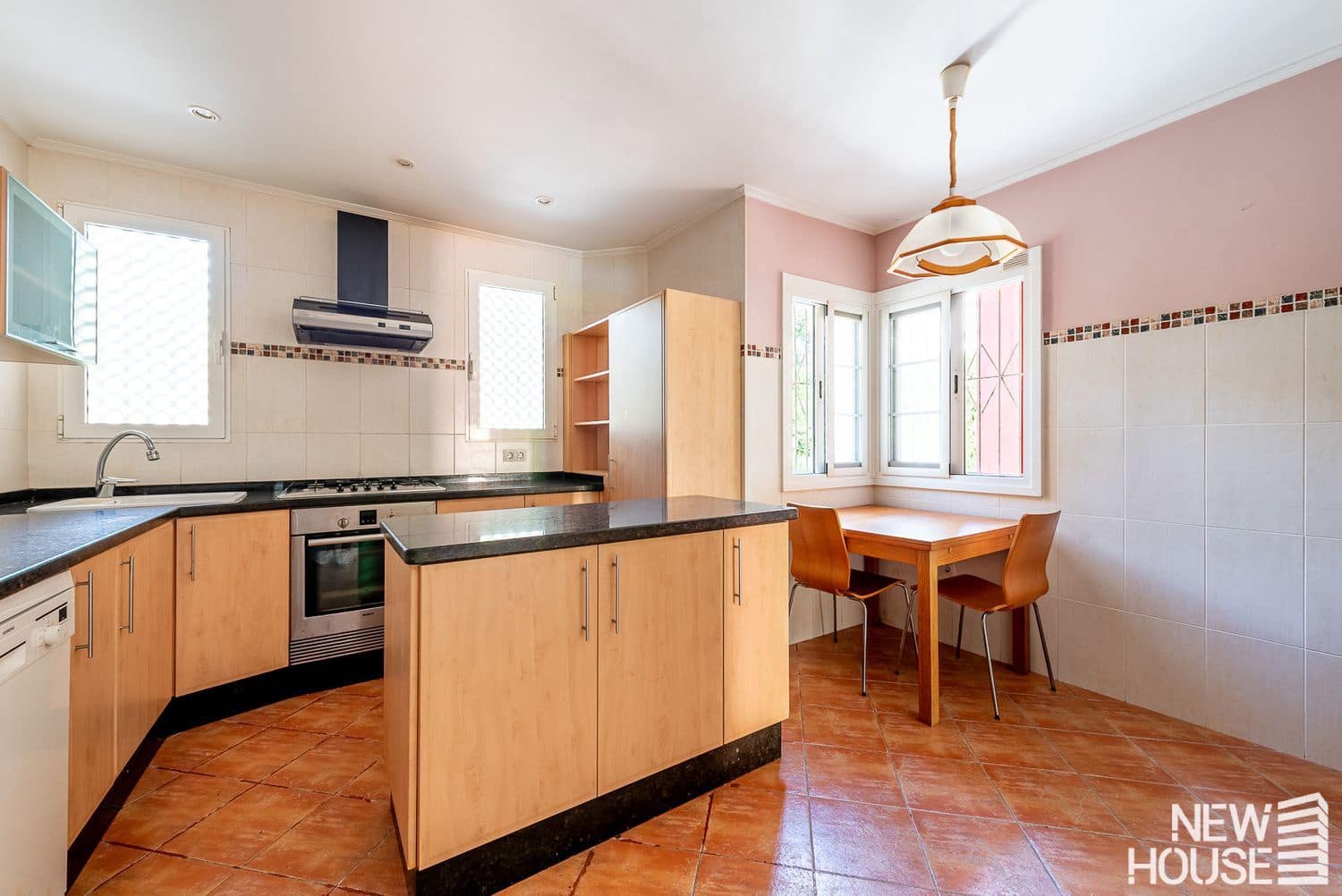4 bedroom Townhouse for sale in Cabo de las Huertas with pool garage - € 550,000 (Ref: 9838758)