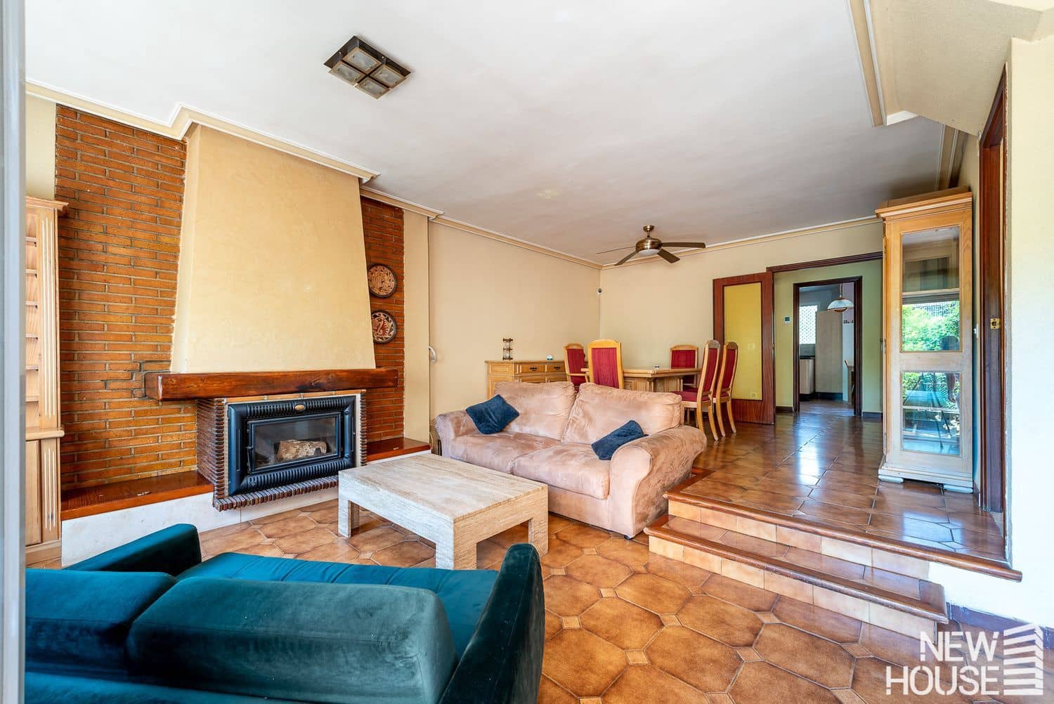 4 bedroom Townhouse for sale in Cabo de las Huertas with pool garage - € 550,000 (Ref: 9838758)