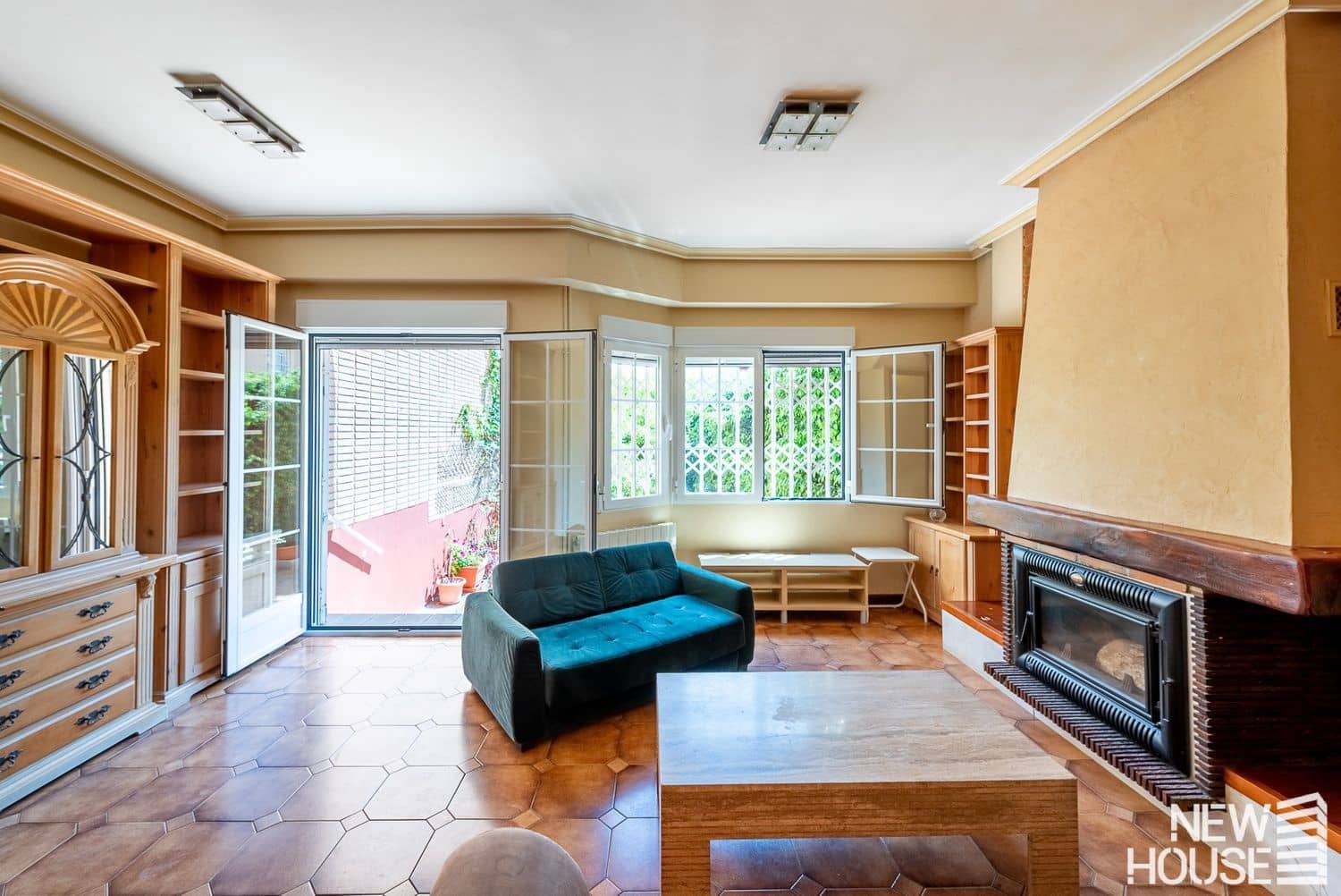 4 bedroom Townhouse for sale in Cabo de las Huertas with pool garage - € 550,000 (Ref: 9838758)