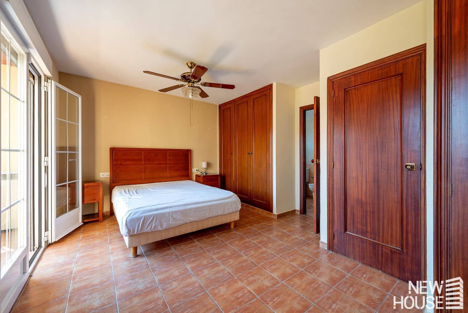 4 bedroom Townhouse for sale in Cabo de las Huertas with pool garage - € 550,000 (Ref: 9838758)