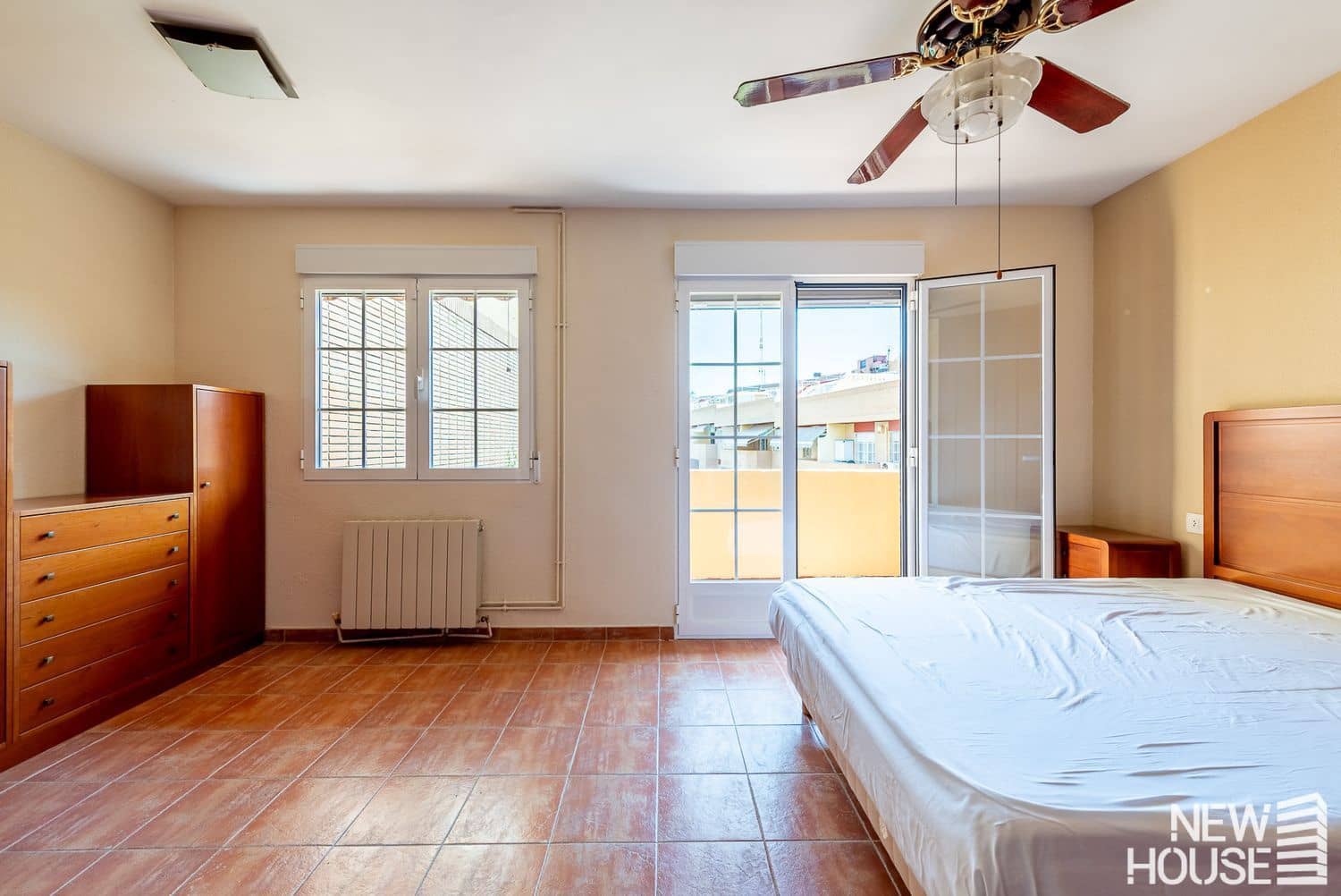 4 bedroom Townhouse for sale in Cabo de las Huertas with pool garage - € 550,000 (Ref: 9838758)