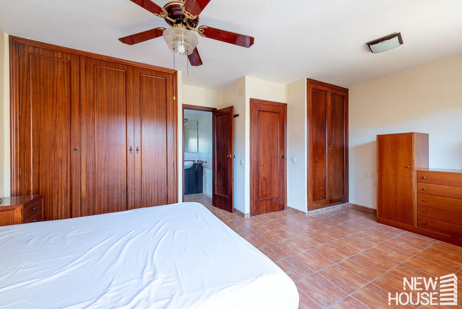 4 bedroom Townhouse for sale in Cabo de las Huertas with pool garage - € 550,000 (Ref: 9838758)