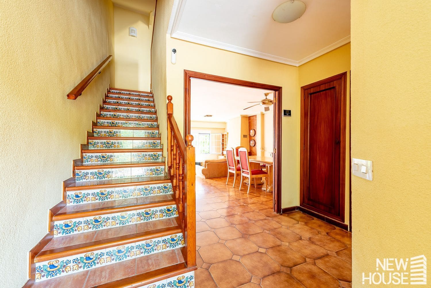 4 bedroom Townhouse for sale in Cabo de las Huertas with pool garage - € 550,000 (Ref: 9838758)