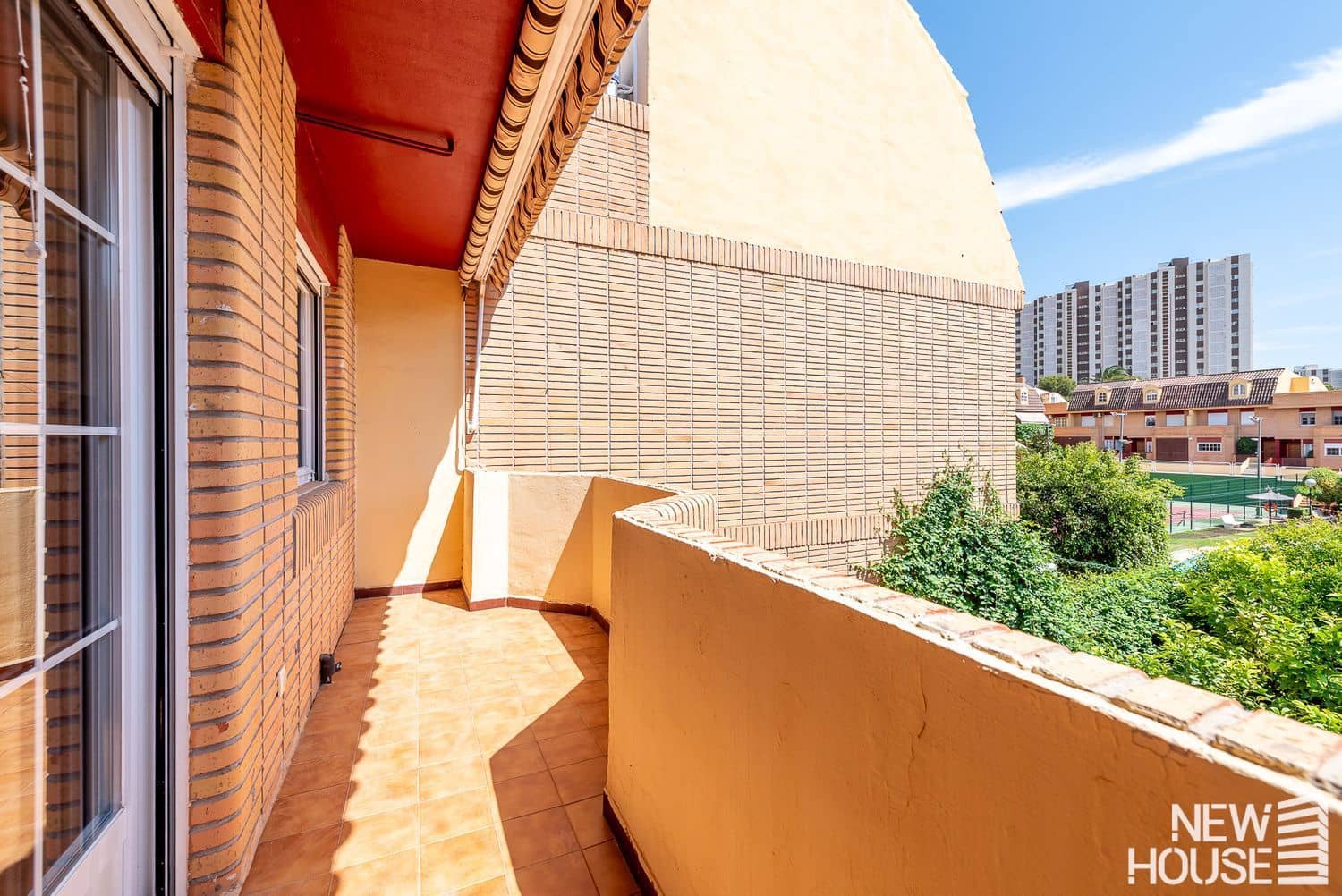4 bedroom Townhouse for sale in Cabo de las Huertas with pool garage - € 550,000 (Ref: 9838758)