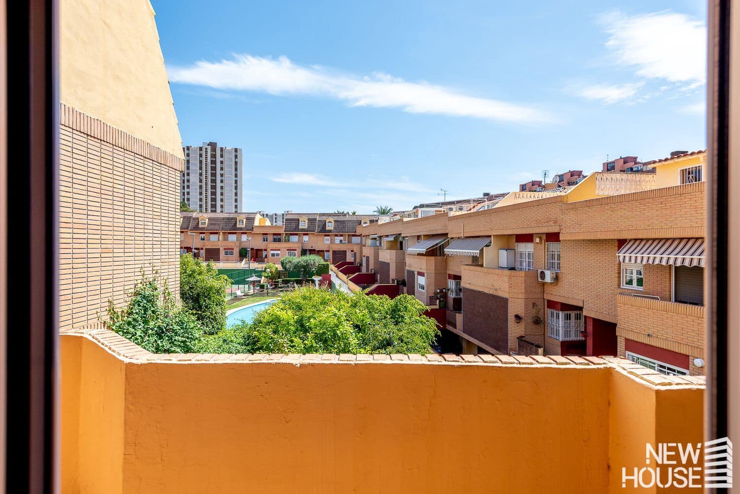 4 bedroom Townhouse for sale in Cabo de las Huertas with pool garage - € 550,000 (Ref: 9838758)