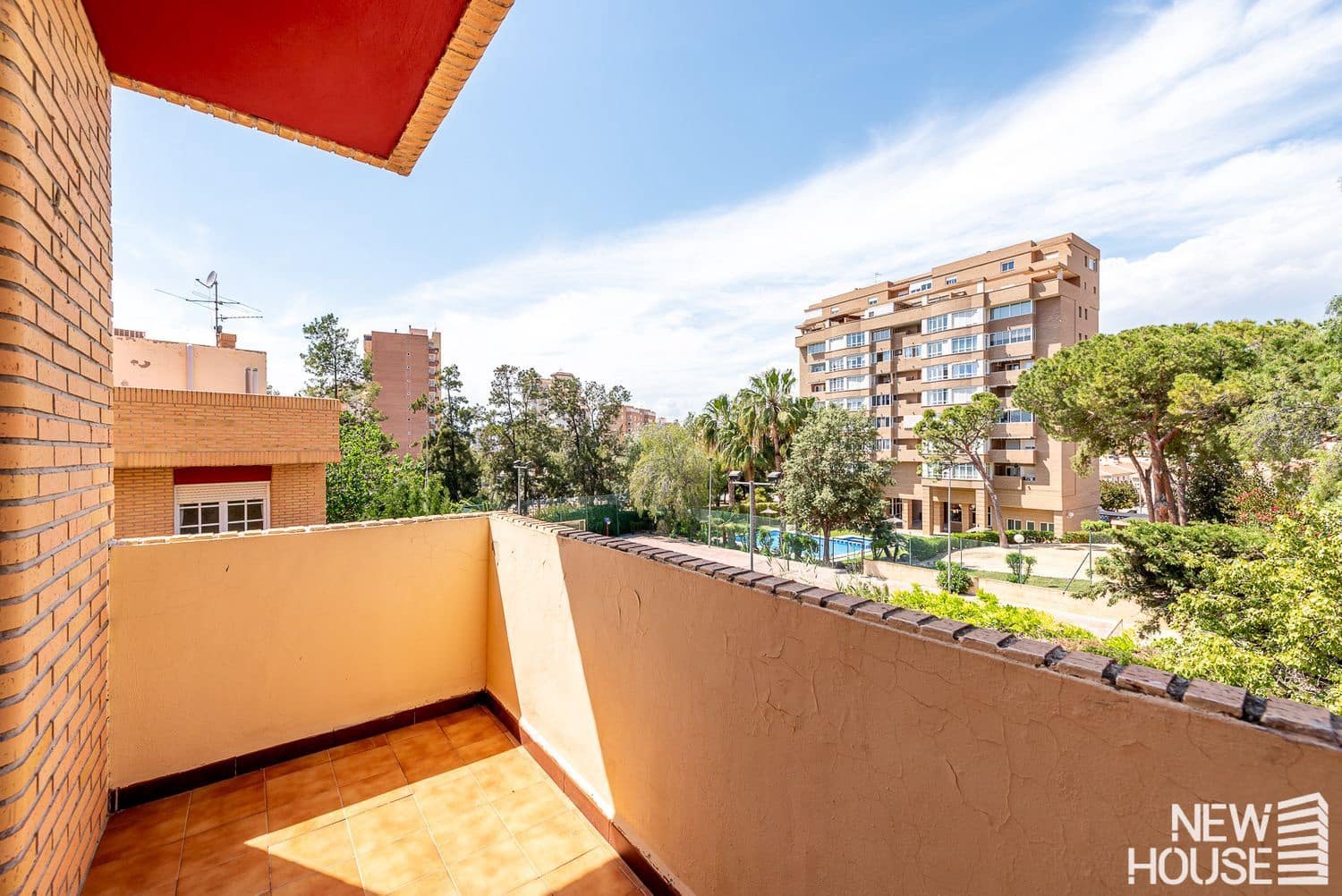 4 bedroom Townhouse for sale in Cabo de las Huertas with pool garage - € 550,000 (Ref: 9838758)