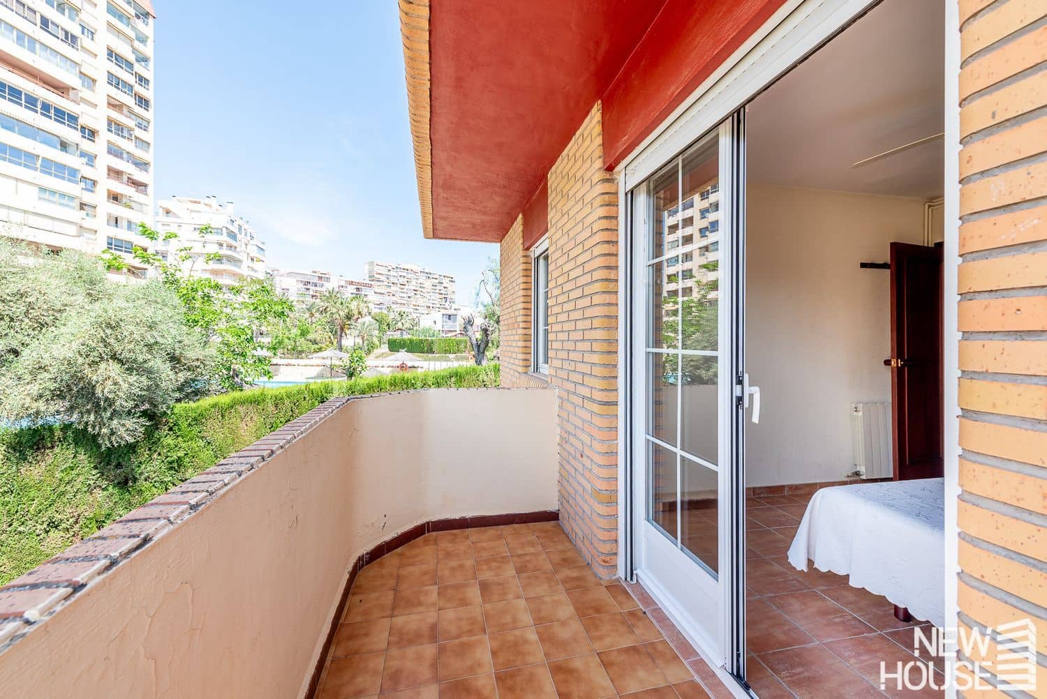 4 bedroom Townhouse for sale in Cabo de las Huertas with pool garage - € 550,000 (Ref: 9838758)
