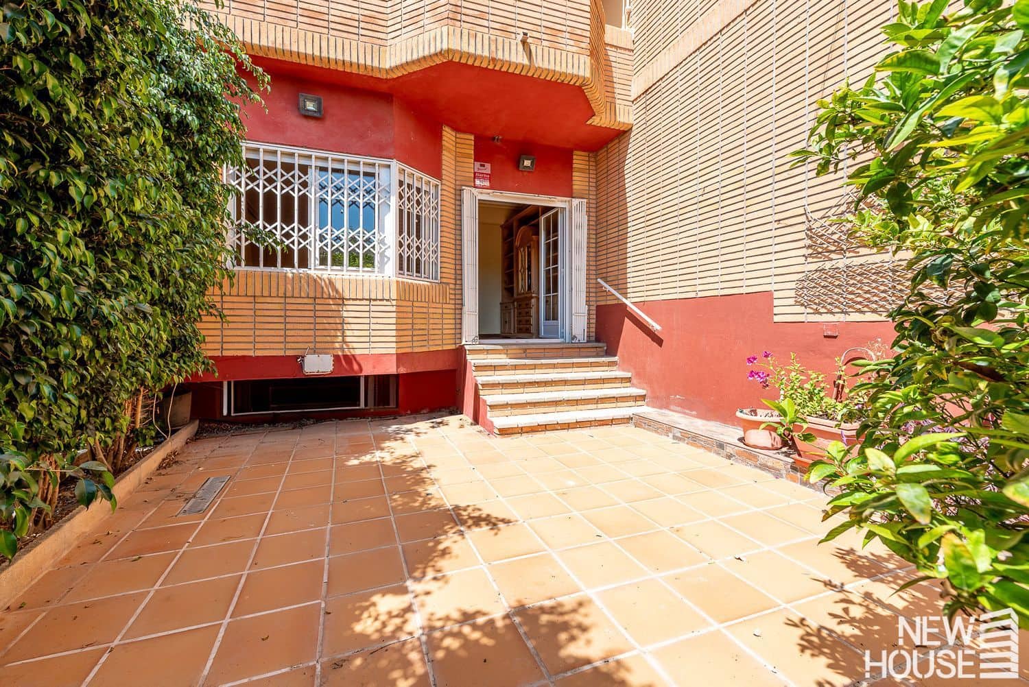 4 bedroom Townhouse for sale in Cabo de las Huertas with pool garage - € 550,000 (Ref: 9838758)