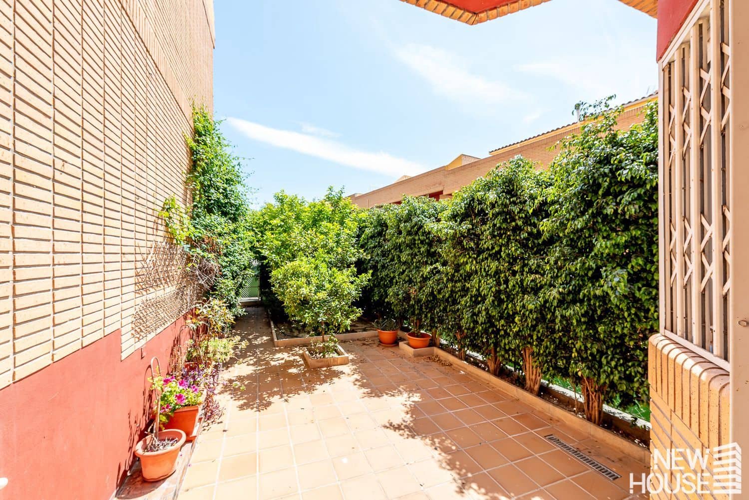 4 bedroom Townhouse for sale in Cabo de las Huertas with pool garage - € 550,000 (Ref: 9838758)