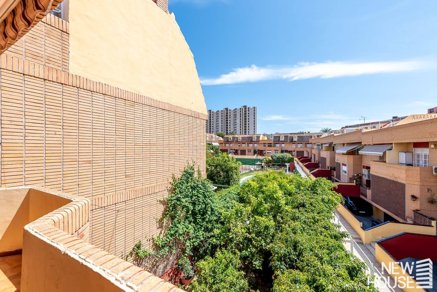 4 bedroom Townhouse for sale in Cabo de las Huertas with pool garage - € 550,000 (Ref: 9838758)