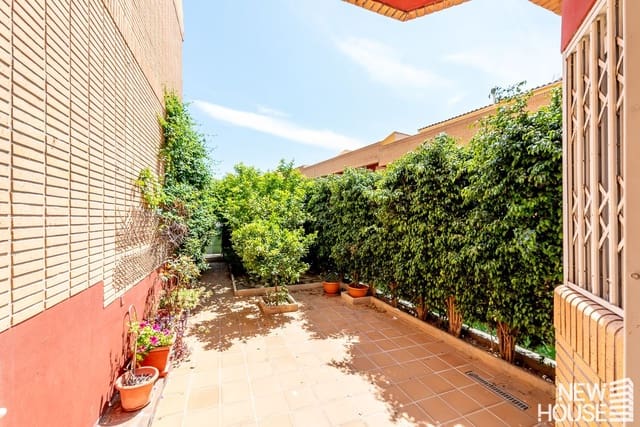 4 soverom Hus til salgs i Cabo de las Huertas, Alicante by med svømmebasseng garasje - € 550 000 (Ref: 9838758)