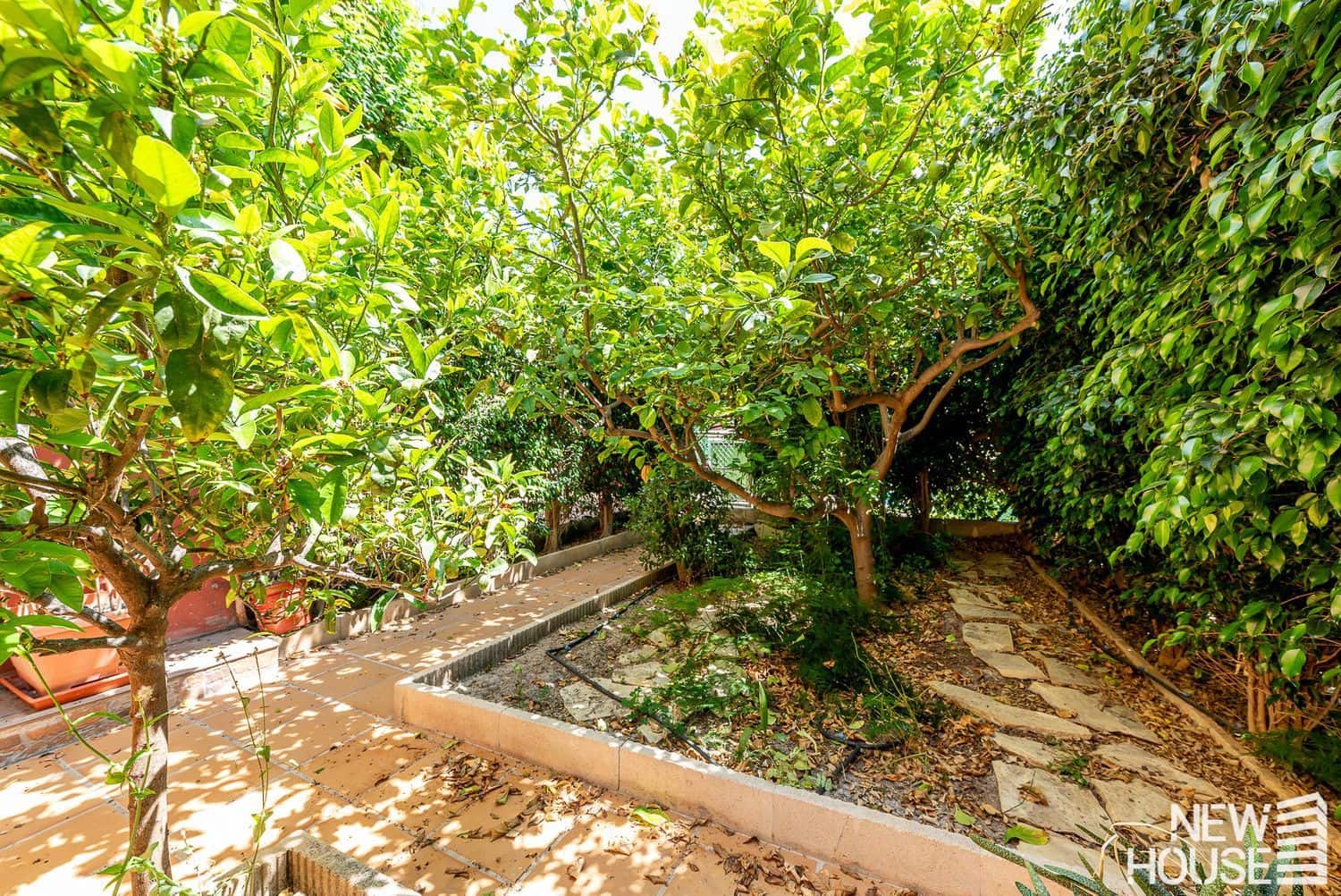 4 bedroom Townhouse for sale in Cabo de las Huertas with pool garage - € 550,000 (Ref: 9838758)