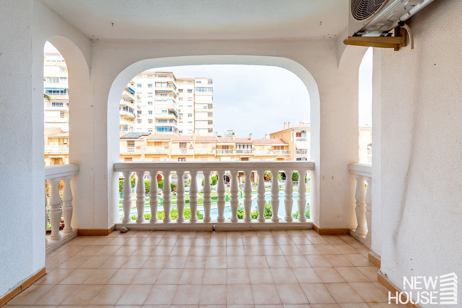 2 sypialnia Apartament na sprzedaż w El Campello z basenem garażem - 285 000 € (Ref: 9838759)