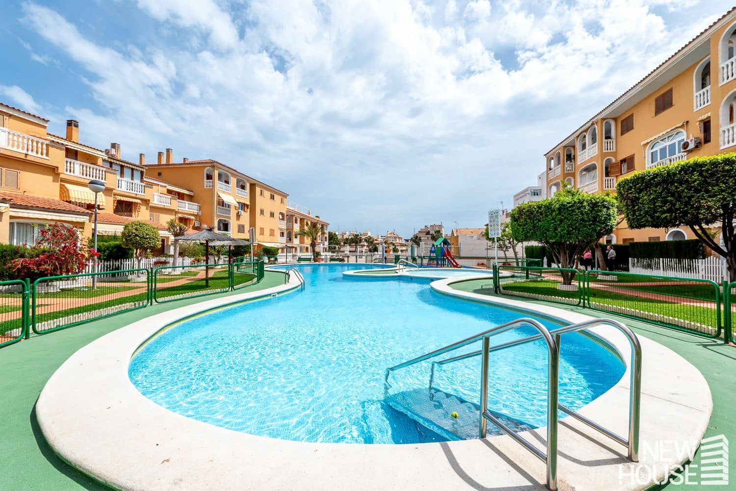 2 sypialnia Apartament na sprzedaż w El Campello z basenem garażem - 285 000 € (Ref: 9838759)