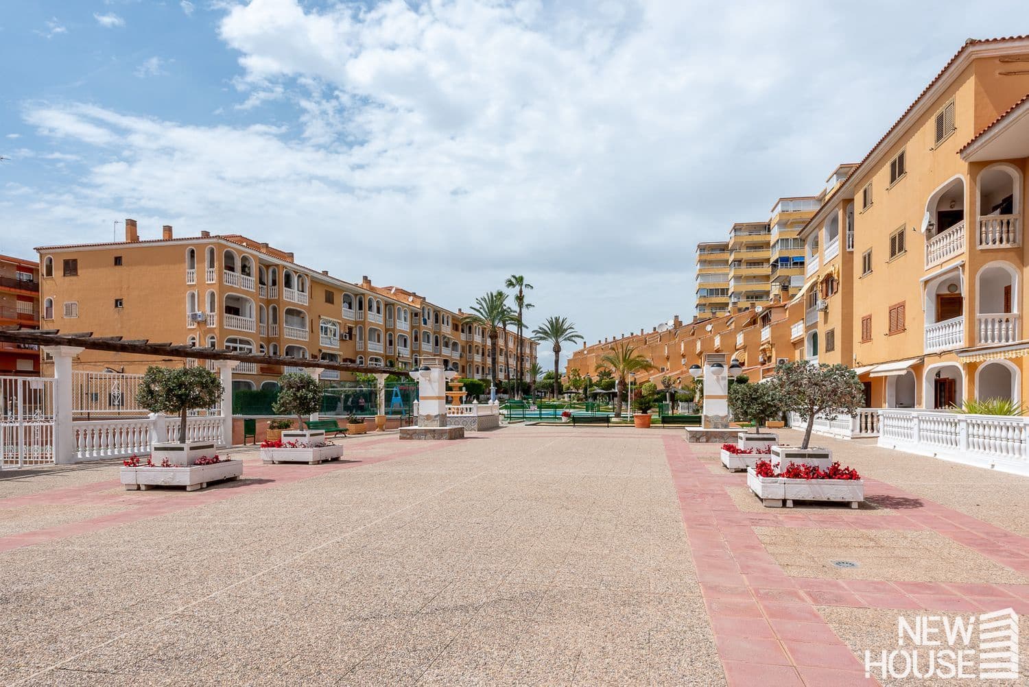 2 sypialnia Apartament na sprzedaż w El Campello z basenem garażem - 285 000 € (Ref: 9838759)