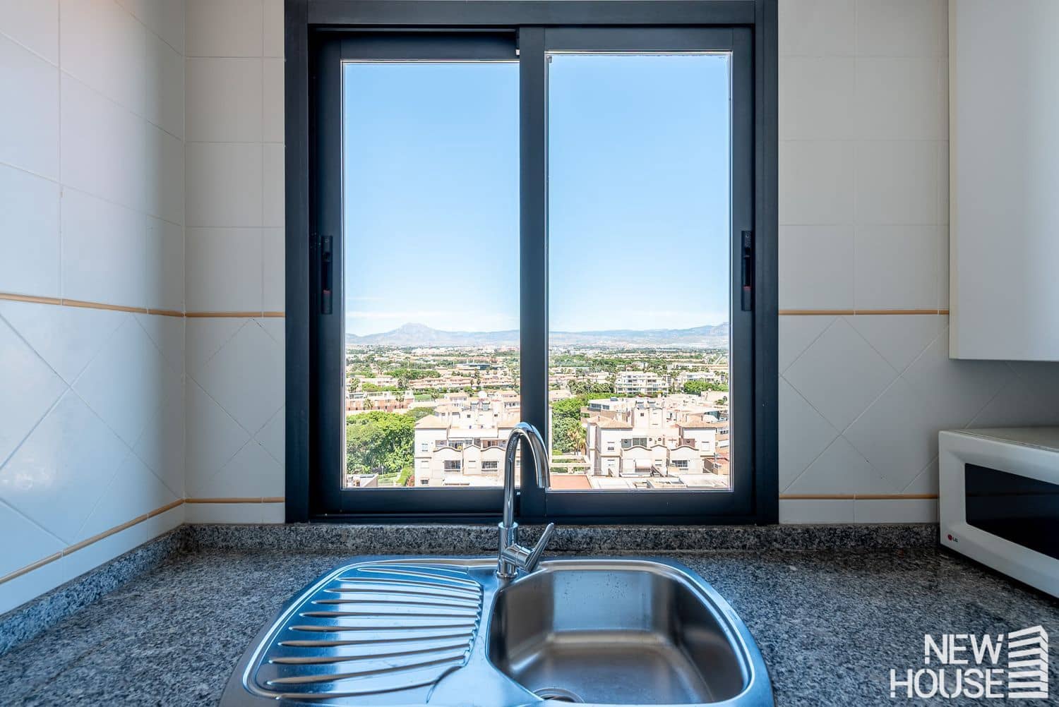 3 soveværelse Lejlighed til salg i Playa de San Juan med swimmingpool garage - € 780.000 (Ref: 9838760)