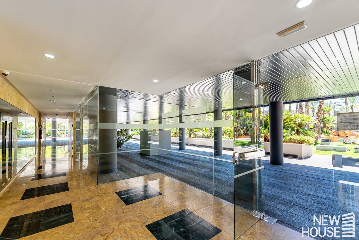3 soveværelse Lejlighed til salg i Playa de San Juan med swimmingpool garage - € 780.000 (Ref: 9838760)