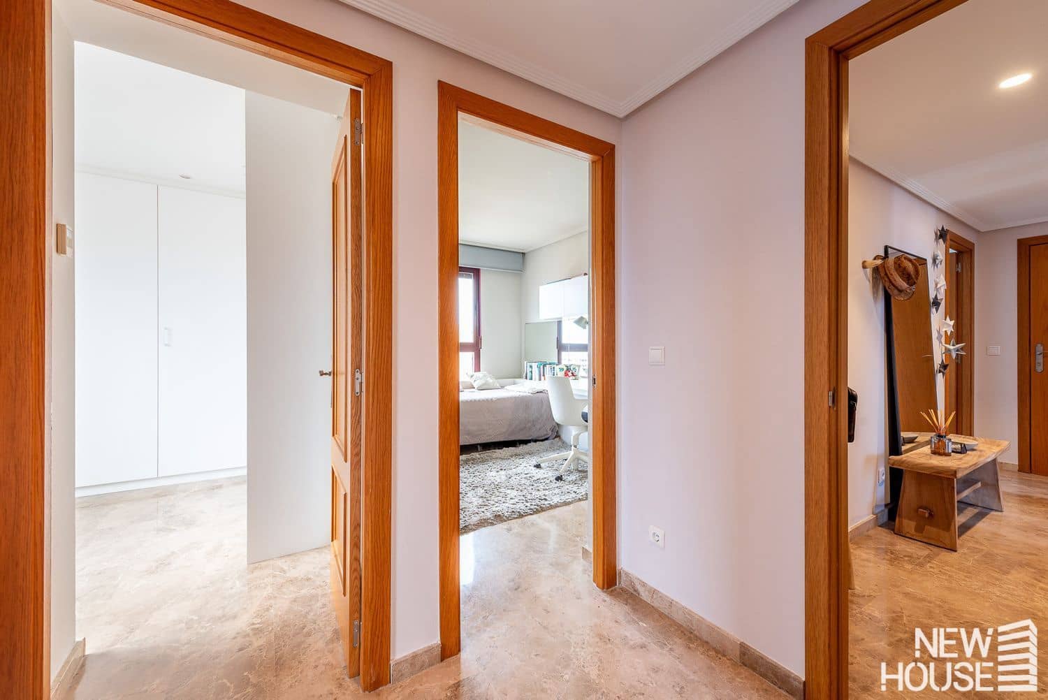 3 bedroom Apartment for sale in Playa de San Juan with pool garage - € 500,000 (Ref: 9838761)