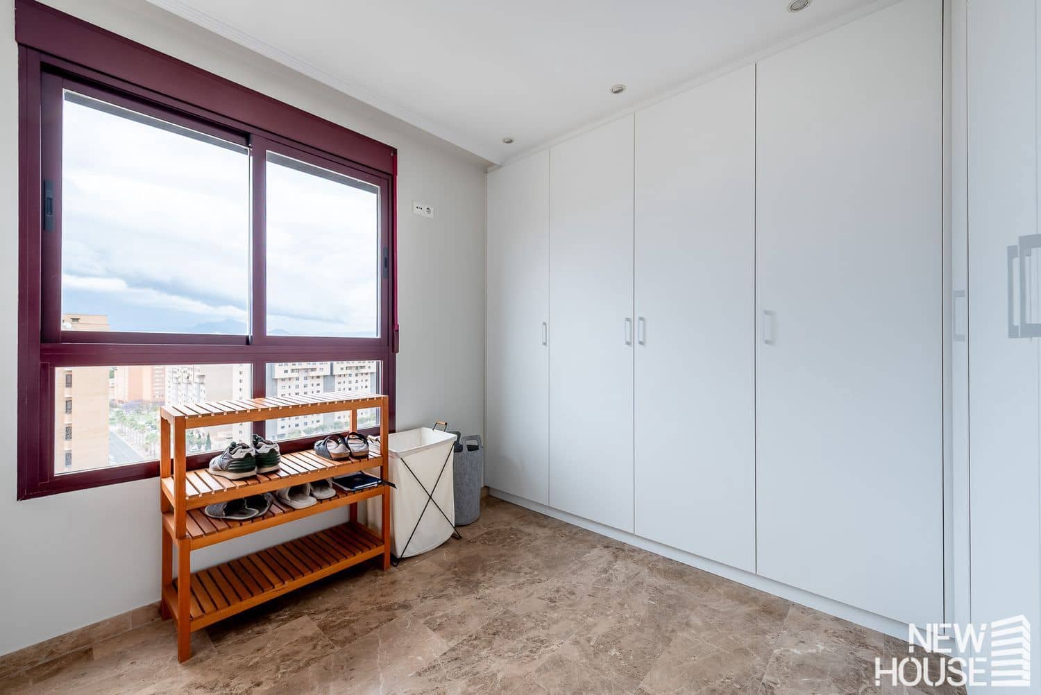 3 bedroom Apartment for sale in Playa de San Juan with pool garage - € 500,000 (Ref: 9838761)