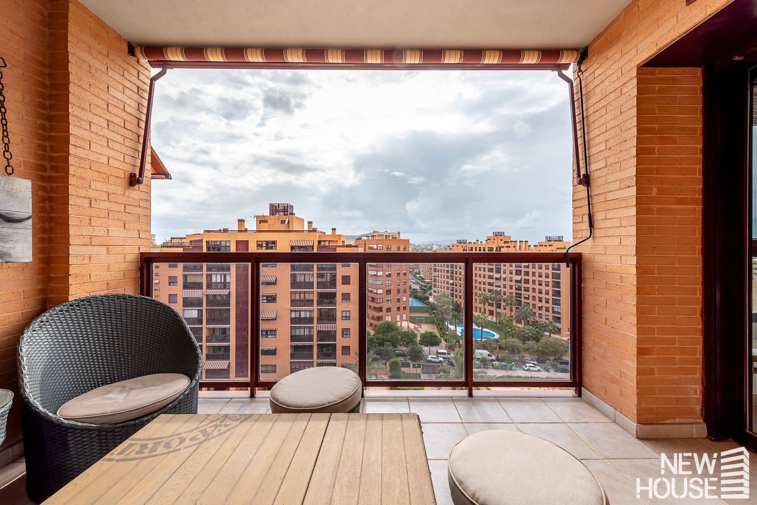 3 bedroom Apartment for sale in Playa de San Juan with pool garage - € 500,000 (Ref: 9838761)