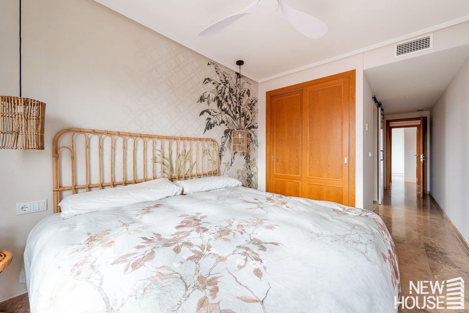 3 bedroom Apartment for sale in Playa de San Juan with pool garage - € 500,000 (Ref: 9838761)