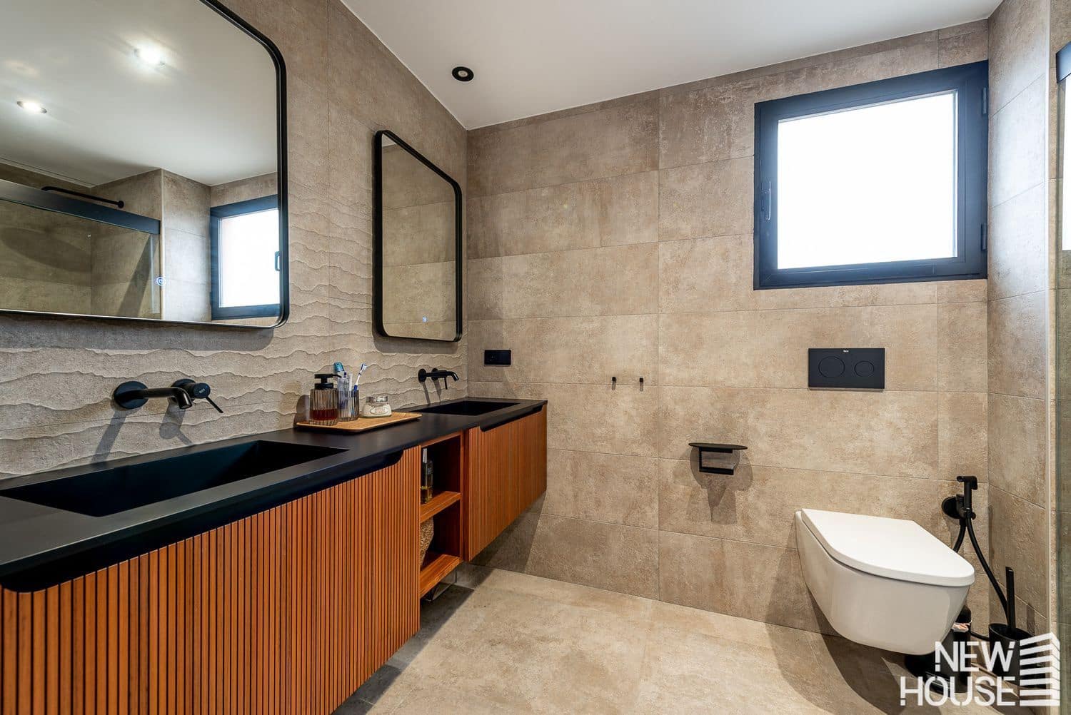 3 bedroom Apartment for sale in Playa de San Juan with pool garage - € 500,000 (Ref: 9838761)