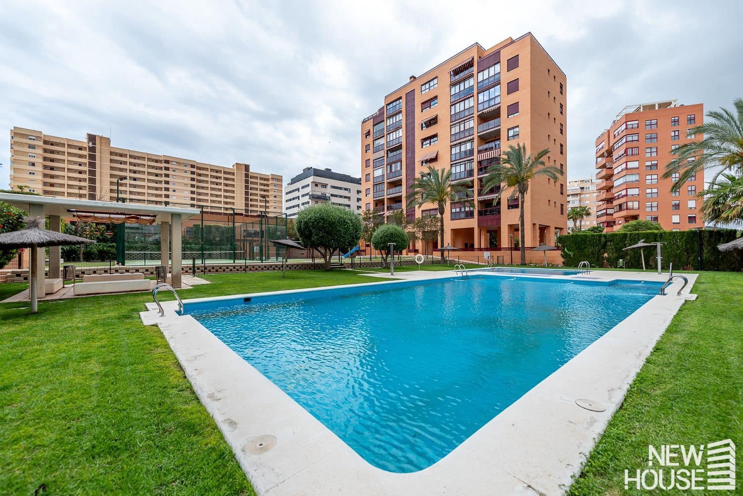 3 bedroom Apartment for sale in Playa de San Juan with pool garage - € 500,000 (Ref: 9838761)