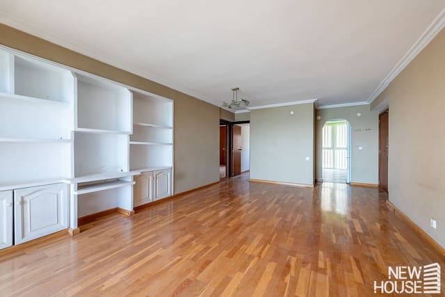 3 soveværelse Lejlighed til salg i Albufereta, Alicante by med swimmingpool garage - € 360.000 (Ref: 9838768)