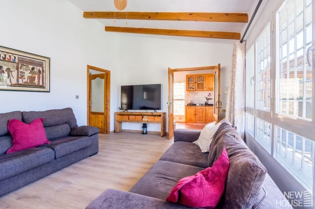 4 sypialnia Willa na sprzedaż w Playa de Muchavista, El Campello z basenem garażem - 650 000 € (Ref: 9838771)
