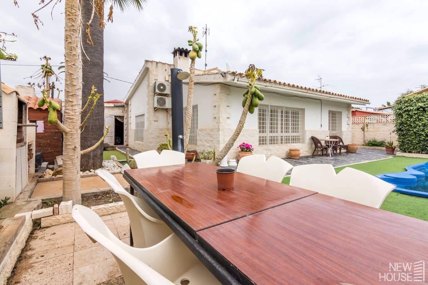 4 bedroom Villa for sale in Playa de Muchavista with pool garage - € 650,000 (Ref: 9838771)