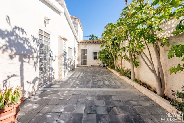 4 sypialnia Willa na sprzedaż w Playa de Muchavista, El Campello z basenem garażem - 650 000 € (Ref: 9838771)