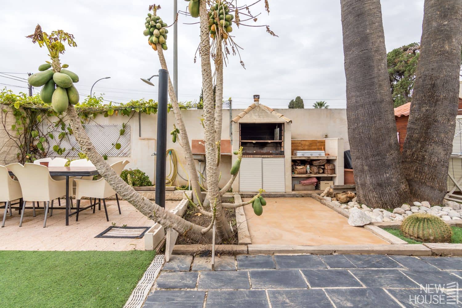 4 bedroom Villa for sale in Playa de Muchavista with pool garage - € 650,000 (Ref: 9838771)