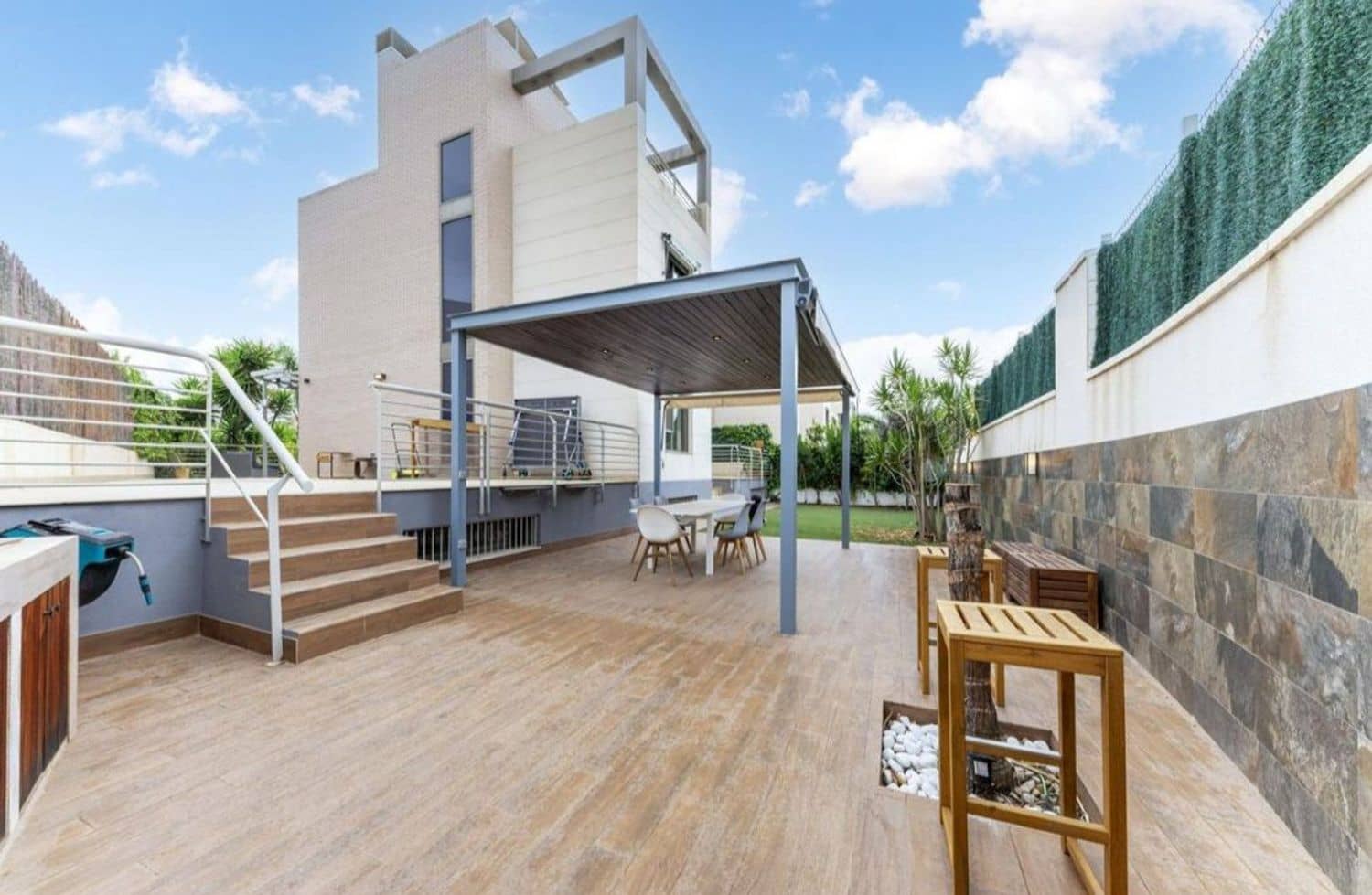 5 bedroom Villa for sale in Muchamiel / Mutxamel with pool garage - € 699,000 (Ref: 9859093)